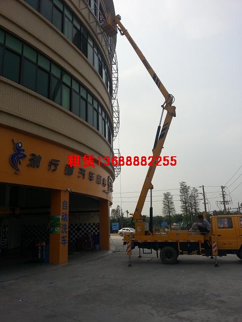 18米高空车出租案例