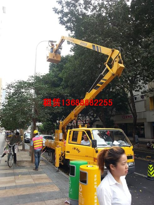 16米路灯维修车出租现场