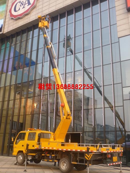 高空玻璃外墙安装霓虹灯