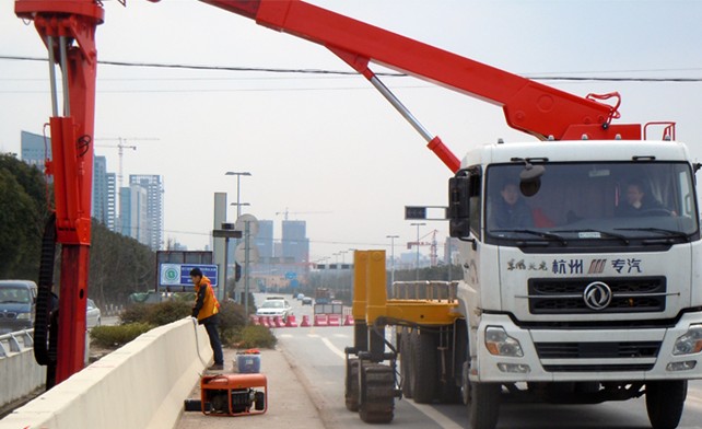 租赁臂架式桥检车案例